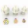 Ladybug mini plunger cutter set 3 bij cake, bake & love 4 Ladybug mini plunger cutter set 3 bij cake, bake & love 3