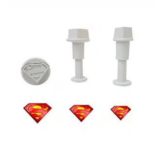 Superman mini plunger cutter set 3 bij cake, bake & love 5 Superman mini plunger cutter set 3