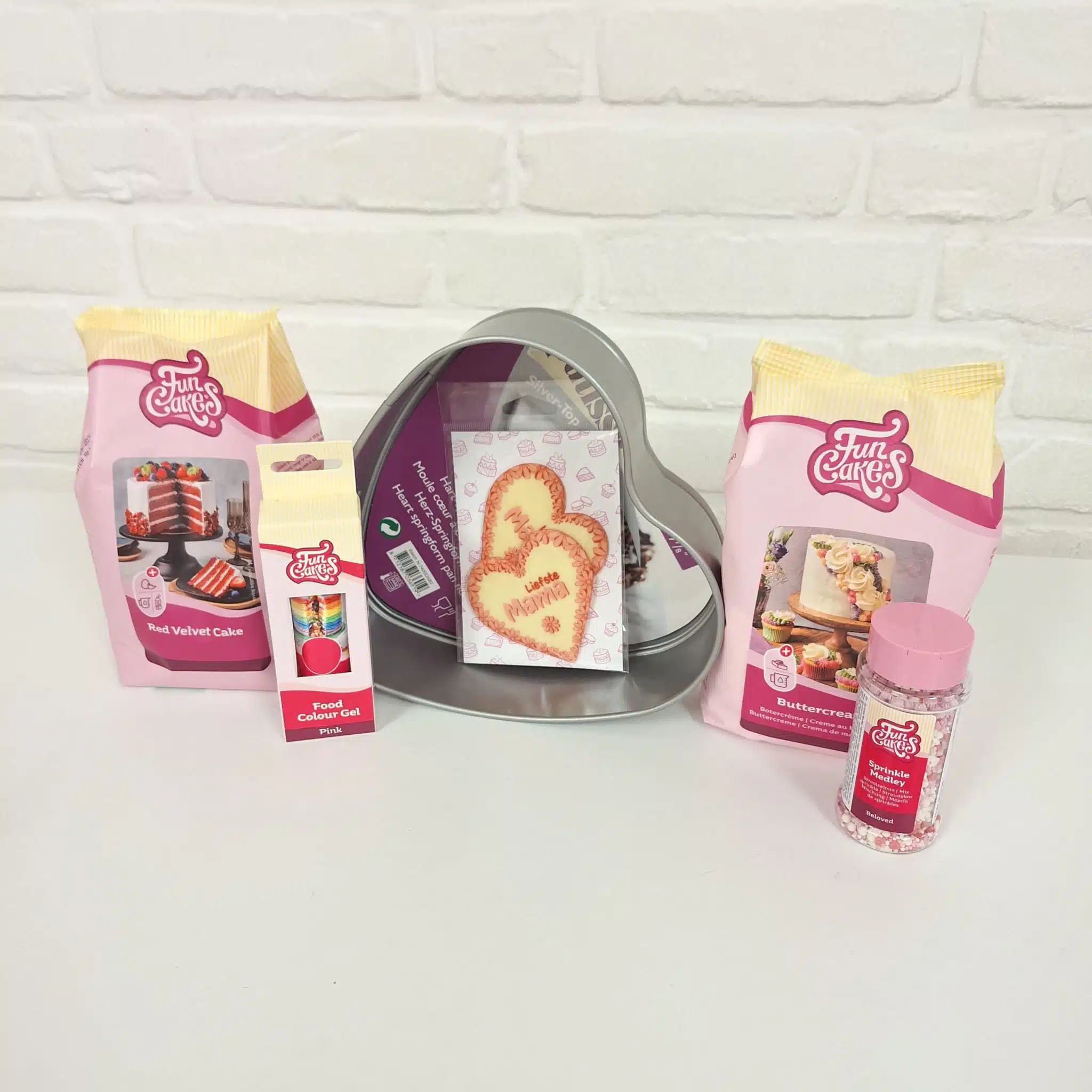 Liefste mamma red velvet hart taart pakket bij cake, bake & love 5 Liefste mamma red velvet hart taart pakket