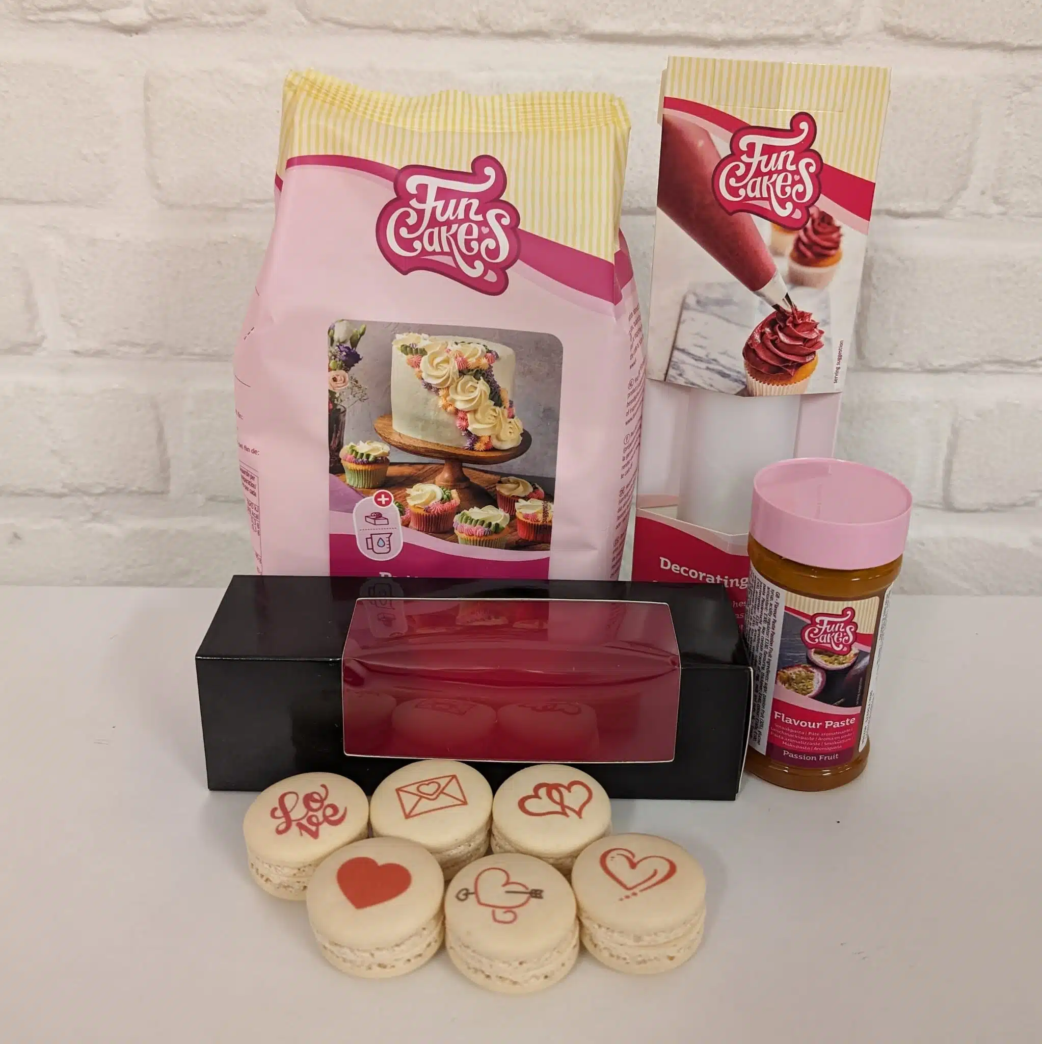 Moederdag macarons pakket bij cake, bake & love 5 Moederdag macarons pakket