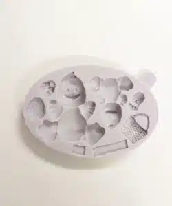 Karen Davies Mould - Easter Chicks - Tweedehands