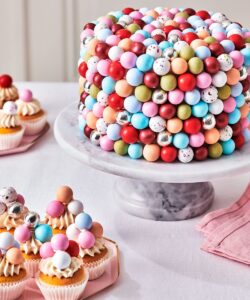 Funcakes choco crispy ballen - metallic goud bij cake, bake & love 13
