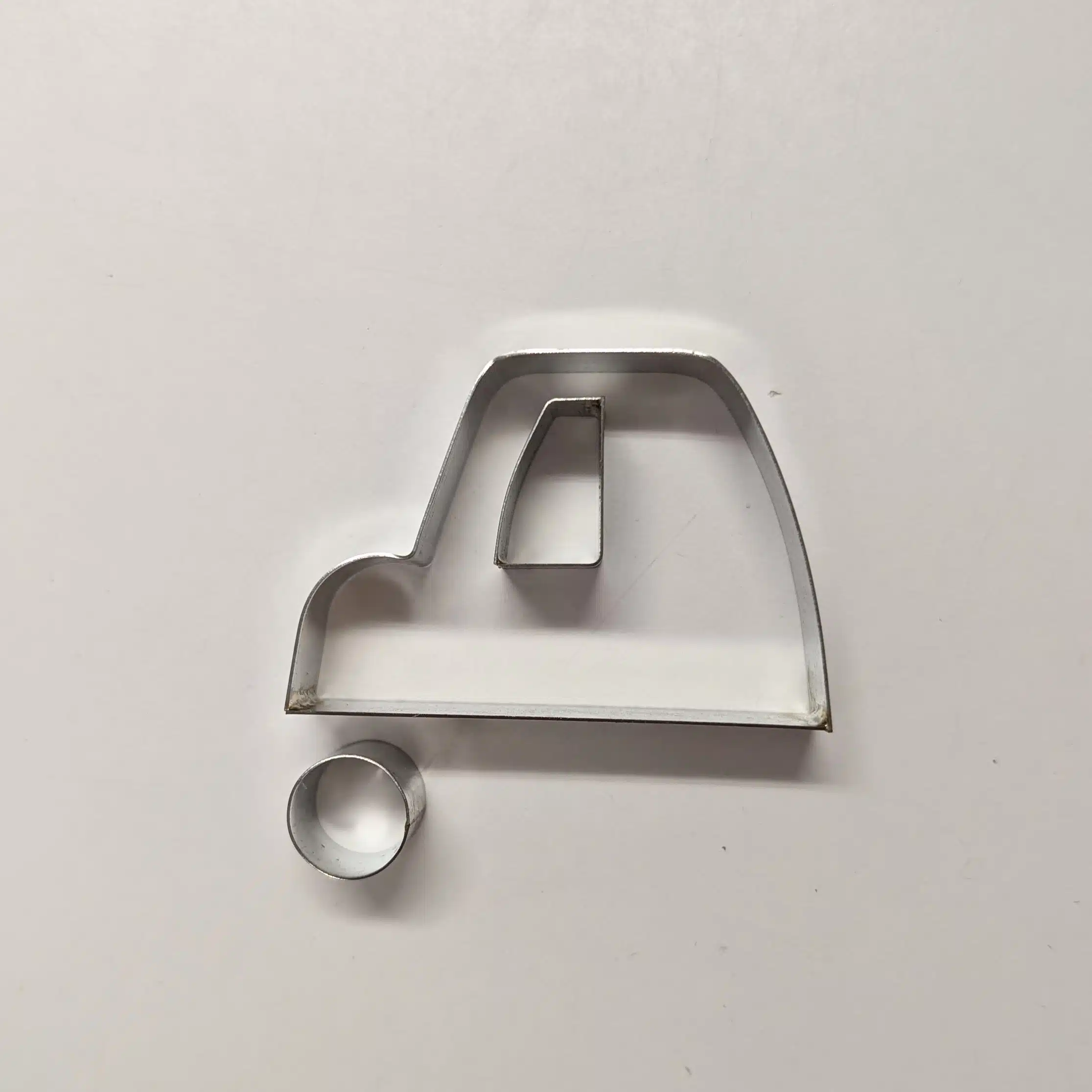 Cakes4fun cutter - car bij cake, bake & love 5 Cakes4fun cutter - car