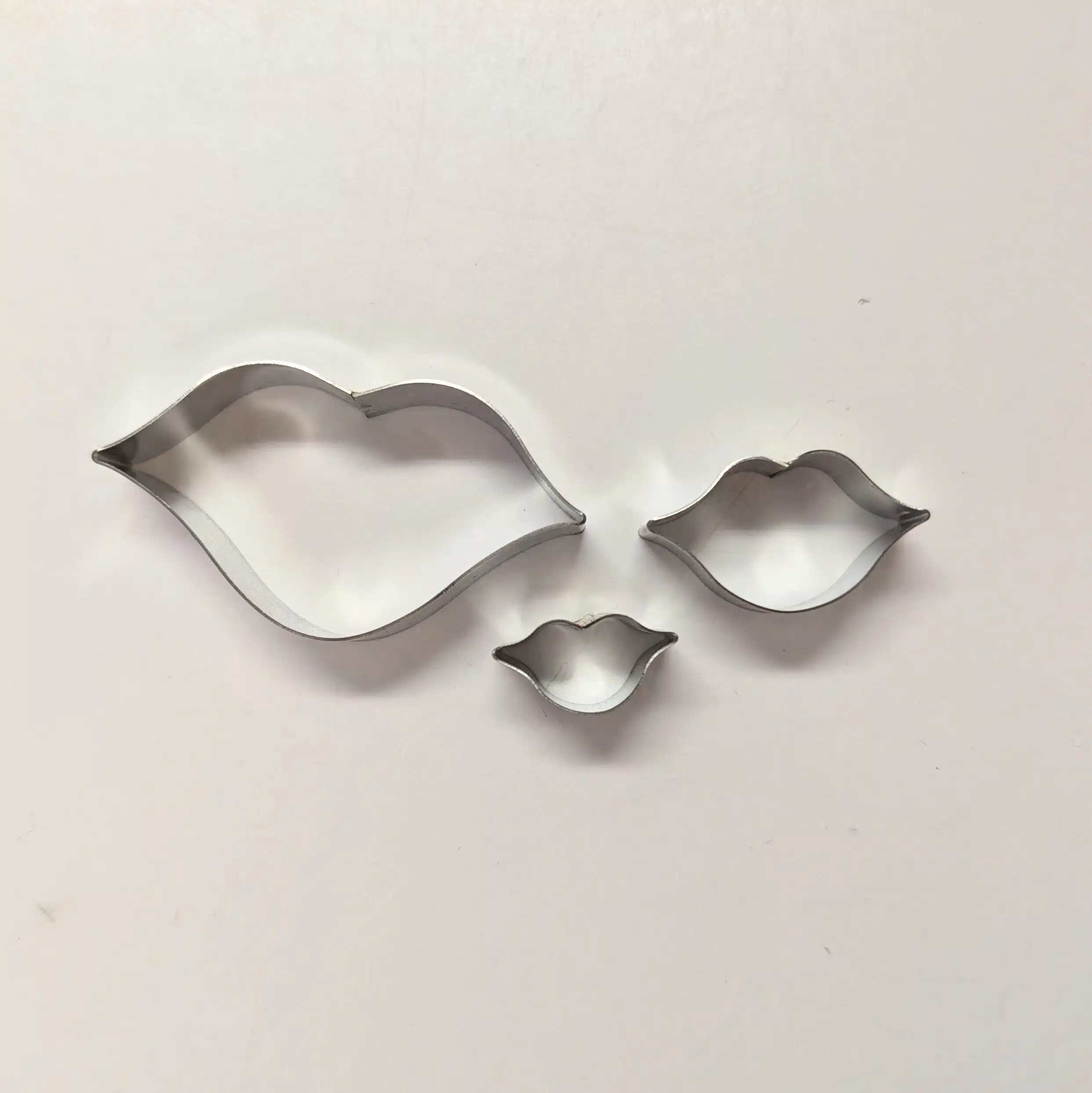 Cakes4fun cutter - lips (set 3 maten) bij cake, bake & love 5 Cakes4fun cutter - lips (set 3 maten)