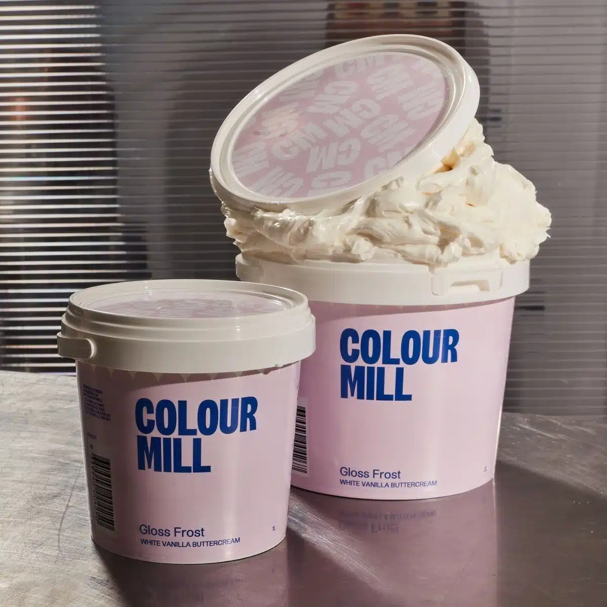 Colour mill white buttercream gloss frost 2 l bij cake, bake & love 6 Colour mill white buttercream gloss frost 2 l - afbeelding 2