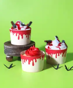 Pme baking cups with cupcake cases - dripping blood bij cake, bake & love 17 Pme baking cups with cupcake cases - dripping blood bij cake, bake & love 16