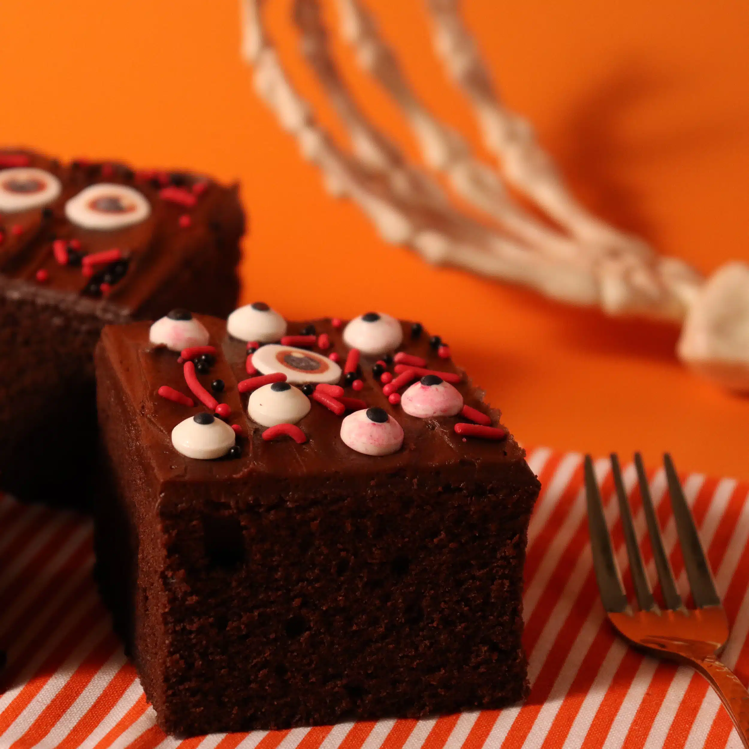 Pme 5-in-1 halloween strooimix - bloederige ogen (105g) bij cake, bake & love 7 Pme 5-in-1 halloween strooimix - bloederige ogen (105g) - afbeelding 3