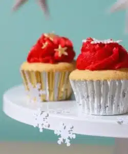 Alternative view of PME Kerst MINI Cupcake Vormpjes met Folievoering - Sprankelend (60 stuks)