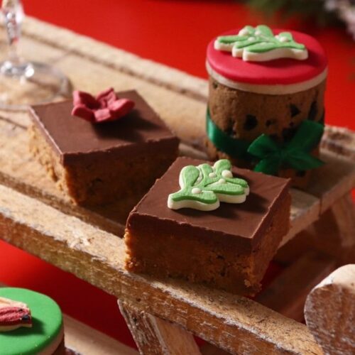 Pme kerst eetbare suikerdecoraties - onder de mistletoe (12 stuks) bij cake, bake & love 7