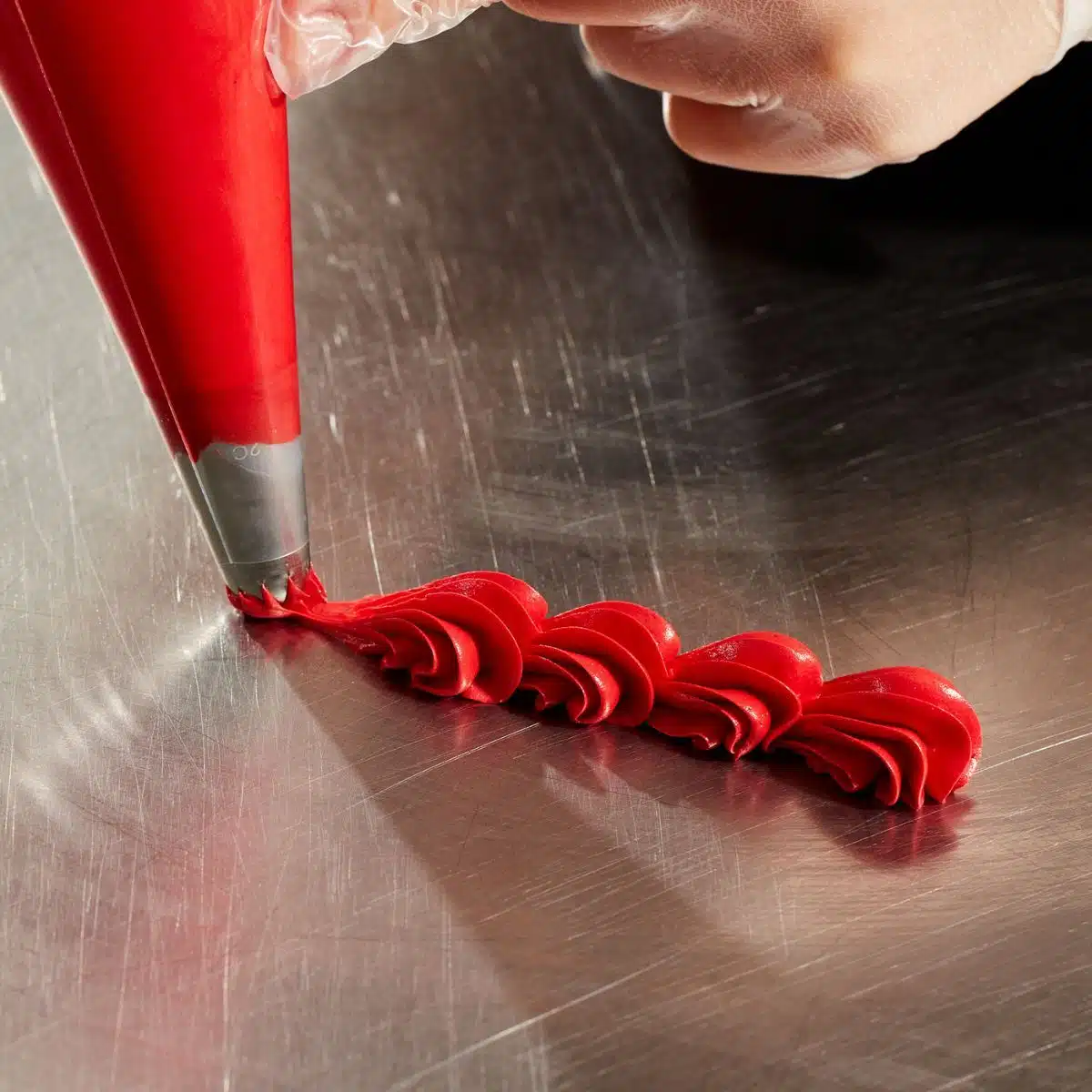 Colour mill piping tip - 2c m drop flower bij cake, bake & love 7 Colour mill piping tip - 2c m drop flower - afbeelding 3