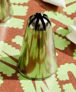 Alternative view of Colour Mill Piping Tip - 2E M Drop Flower