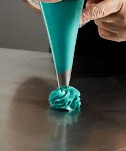 Colour mill piping tip - 2g m closed star bij cake, bake & love 11 Colour mill piping tip - 2g m closed star bij cake, bake & love 10