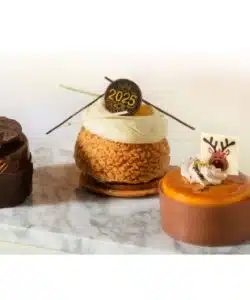 Alternative view of Callebaut Chocoladedecoratie Nieuwjaar 2025 - 12 stuks
