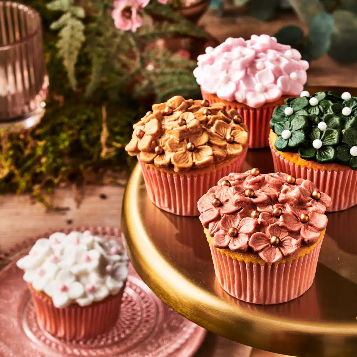 Funcakes rolfondant shimmering rose 250g bij cake, bake & love 9 Funcakes rolfondant shimmering rose 250g - afbeelding 5