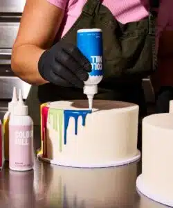 Colour mill choco drip 125g - cobalt bij cake, bake & love 11 Colour mill choco drip 125g - cobalt bij cake, bake & love 10
