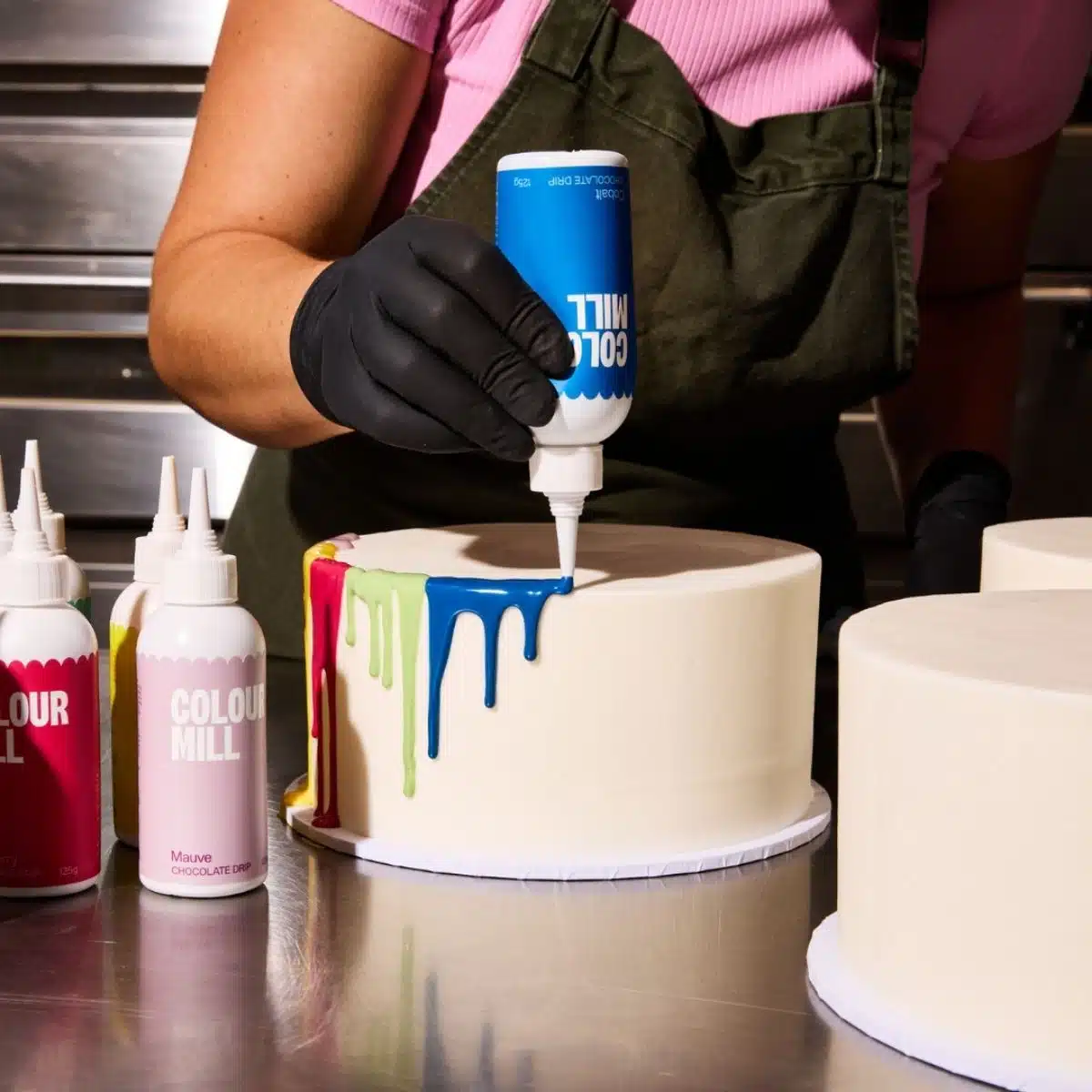 Colour mill choco drip 125g - cobalt bij cake, bake & love 7 Colour mill choco drip 125g - cobalt - afbeelding 3