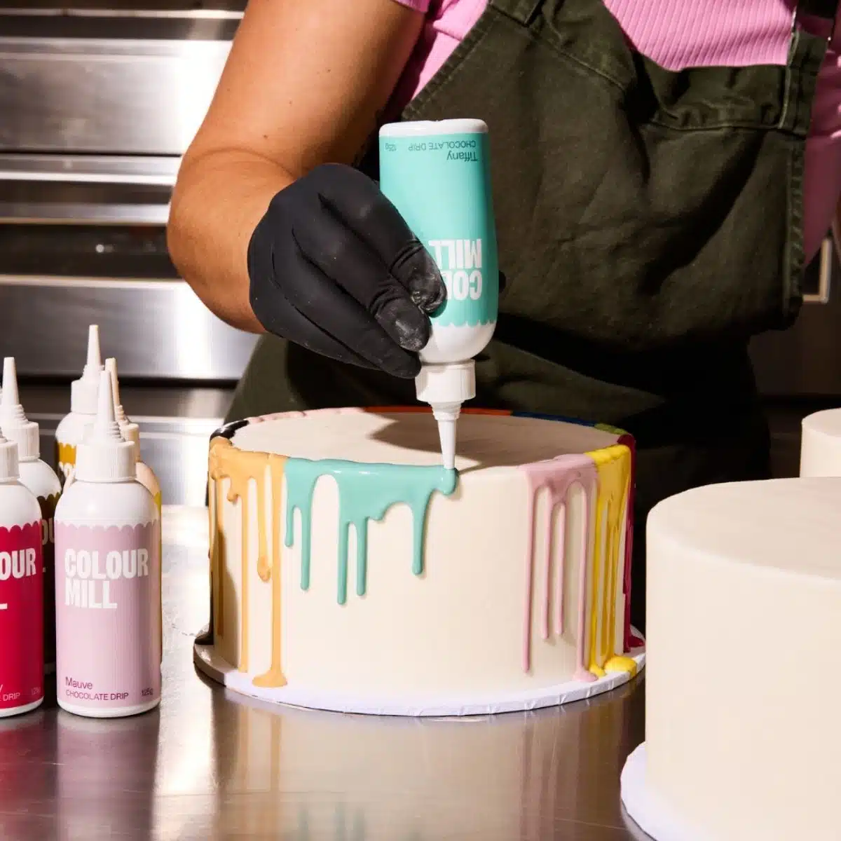 Colour mill choco drip 125g - tiffany bij cake, bake & love 6 Colour mill choco drip 125g - tiffany - afbeelding 2