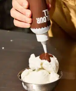 Colour mill choco drip 125g - chocolate bij cake, bake & love 11 Colour mill choco drip 125g - chocolate bij cake, bake & love 10