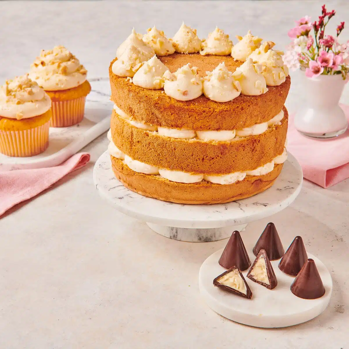 Funcakes spread - crunchy witte choconut 250g bij cake, bake & love 6 Funcakes spread - crunchy witte choconut 250g - afbeelding 2