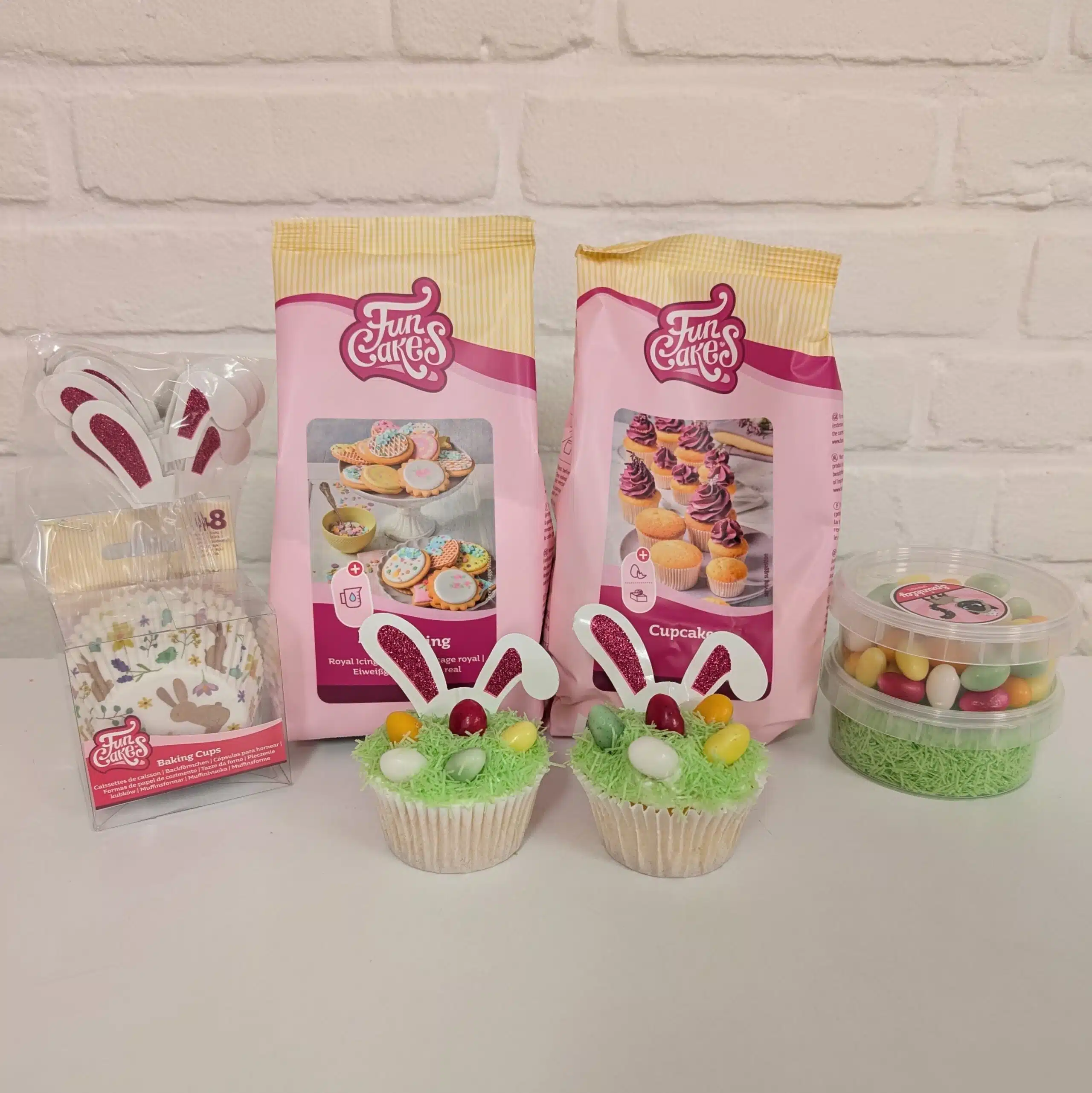 Paas cupcakes pakket konijnen oortjes bij cake, bake & love 5 Paas cupcakes pakket konijnen oortjes
