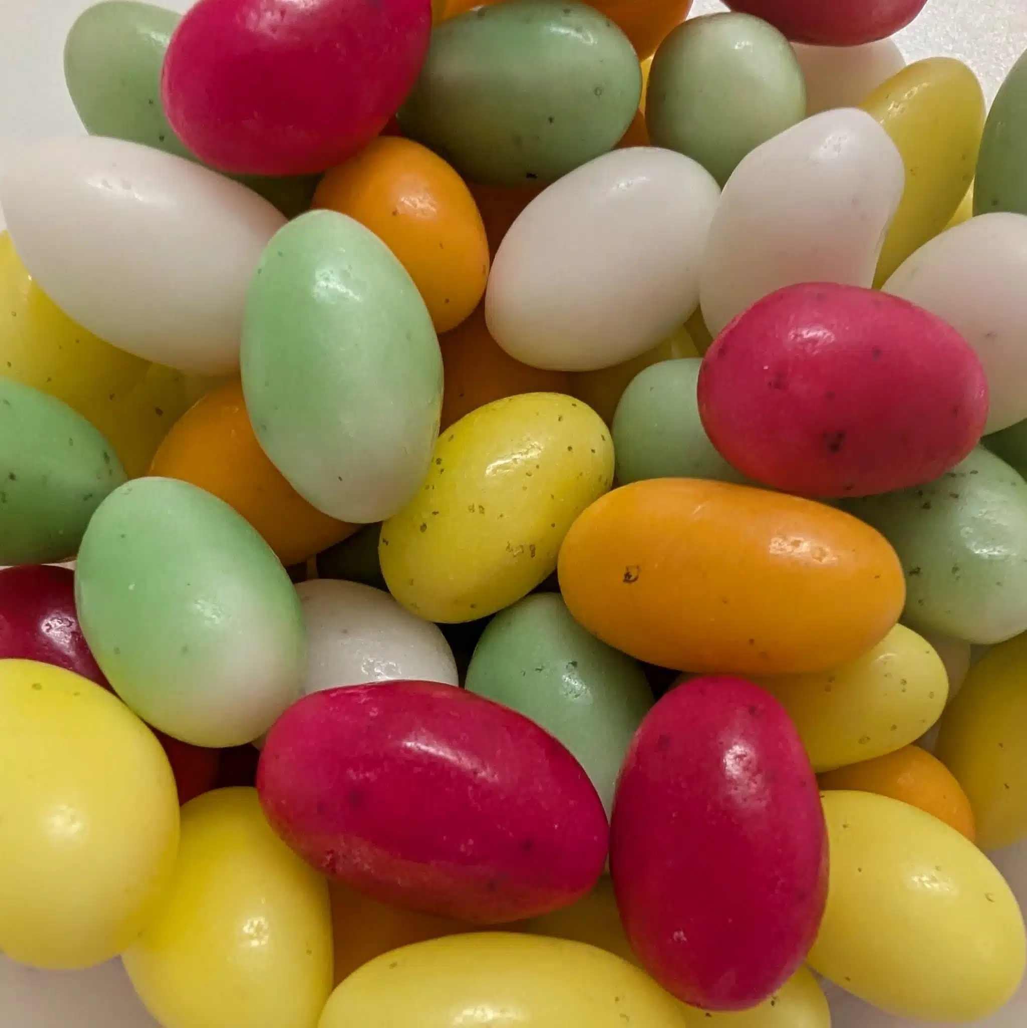 Sprinkley sprinkles - grote snoep paaseitjes 100 gram bij cake, bake & love 5 Sprinkley sprinkles - grote snoep paaseitjes 100 gram