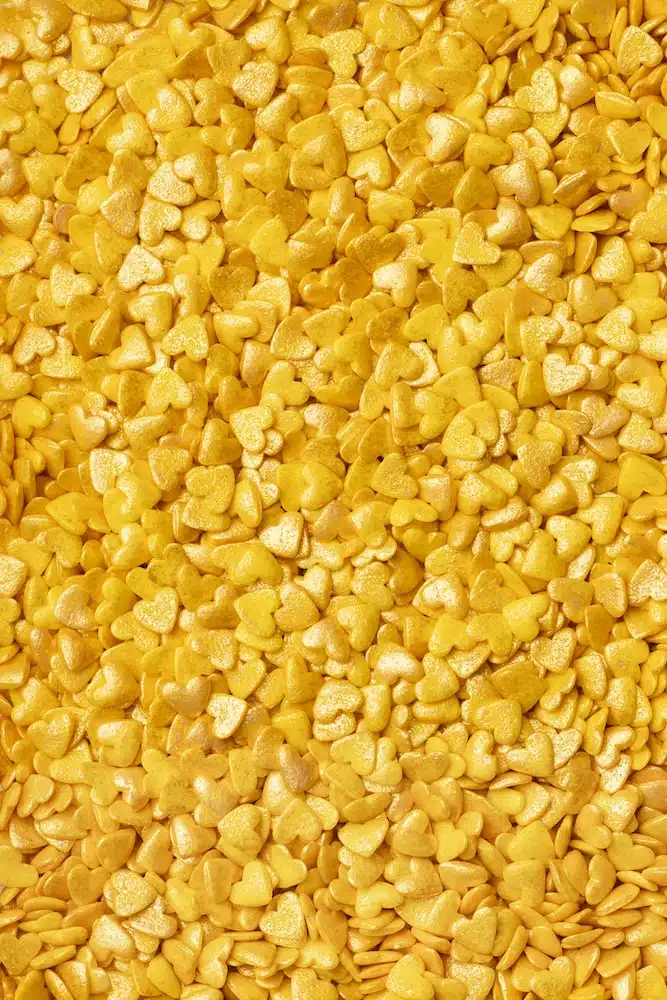 Sprinkley sprinkles - gouden hartjes 80 gram bij cake, bake & love 5 Sprinkley sprinkles - gouden hartjes 80 gram