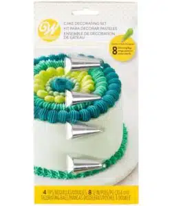 Wilton Cake Decorating Set/12