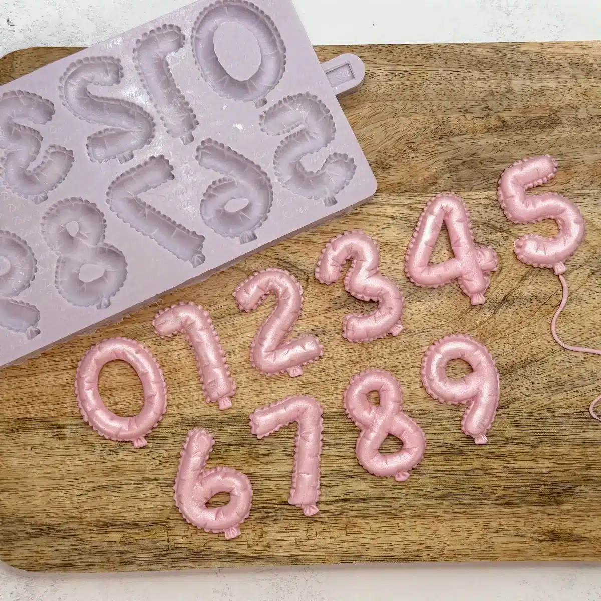 Karen davies siliconen mal - ballon nummers bij cake, bake & love 7 Karen davies siliconen mal - ballon nummers - afbeelding 3