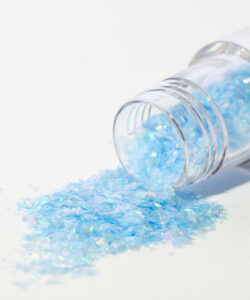 Magic sparkles edible glitter – blue aquamarine (3g) bij cake, bake & love 17