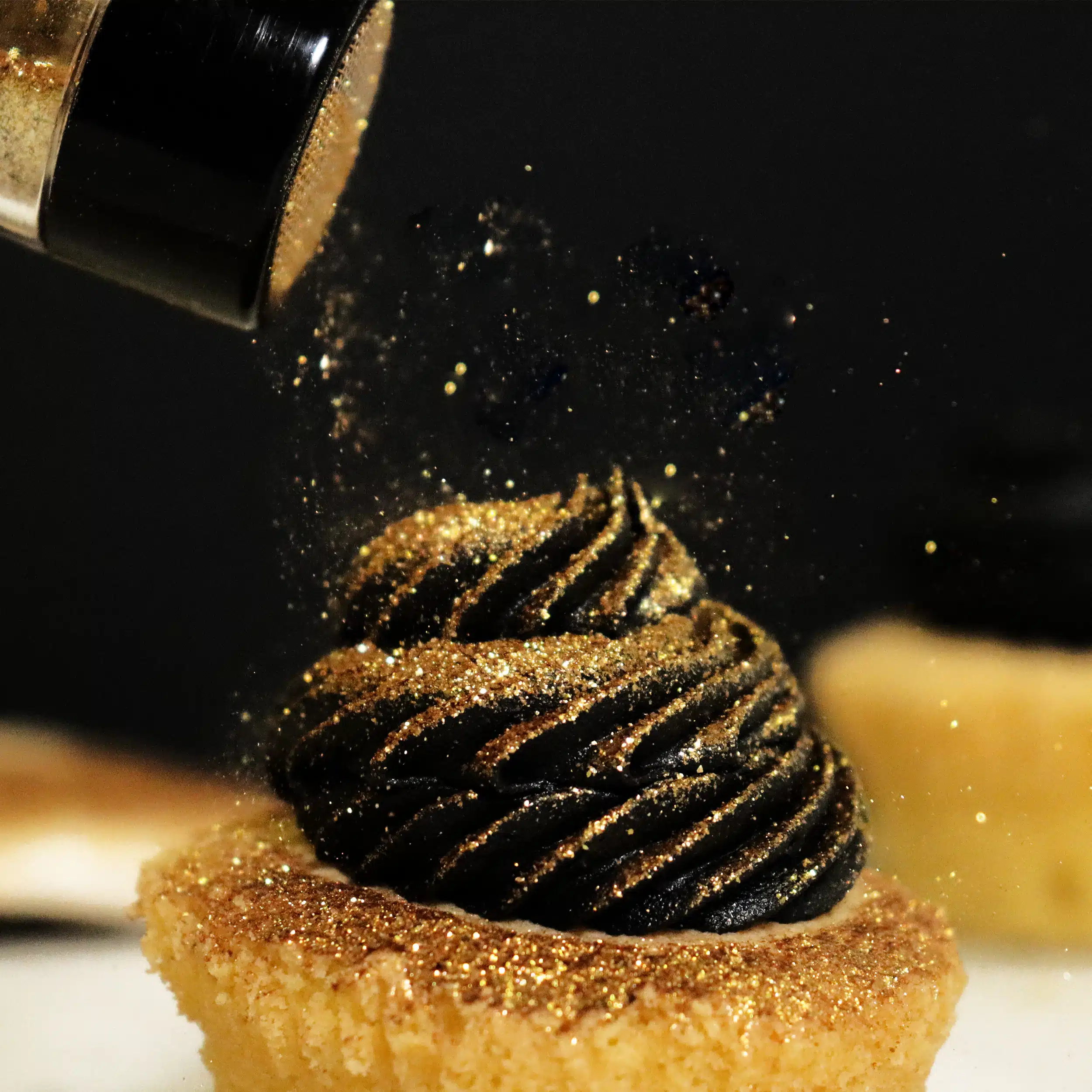 Pme eetbare glanspoeder - goud 10 gram bij cake, bake & love 6 Pme eetbare glanspoeder - goud 10 gram - afbeelding 2