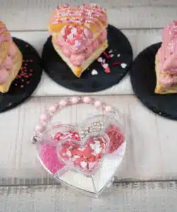 Decocino heart shaped sprinkles box 92 gram bij cake, bake & love 7