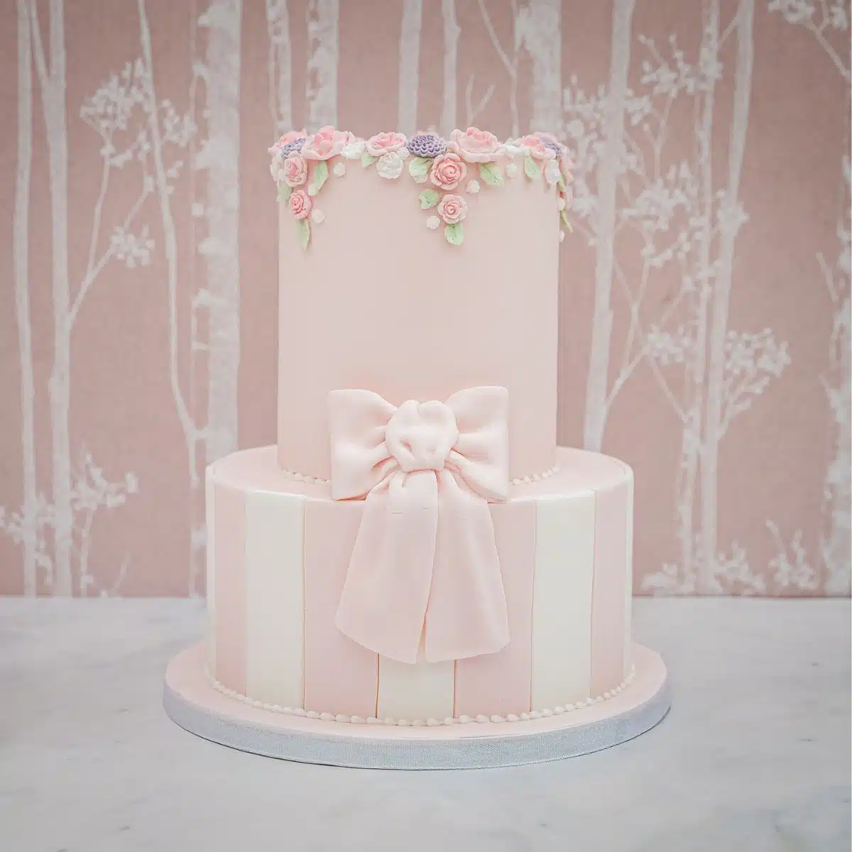 Karen davies siliconen mould - grote strik bij cake, bake & love 7 Karen davies siliconen mould - grote strik - afbeelding 3