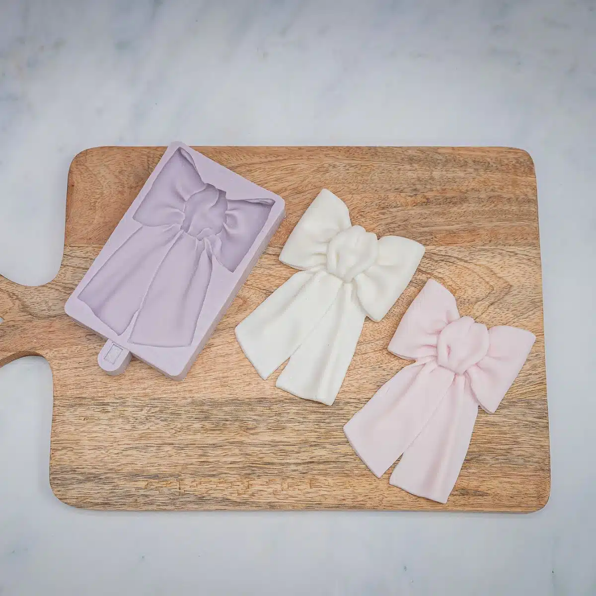 Karen davies siliconen mould - grote strik bij cake, bake & love 5 Karen davies siliconen mould - grote strik