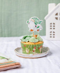 Anniversary house christmas gnome cupcake toppers pk/12 bij cake, bake & love 21