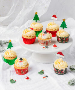 Anniversary house santa and friends baking cups pk/60 bij cake, bake & love 14 Anniversary house santa and friends baking cups pk/60 bij cake, bake & love 13