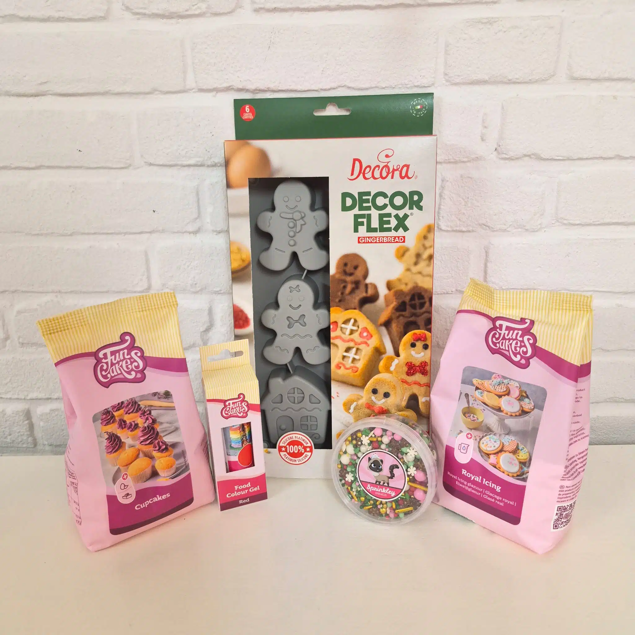 Gingerbread man cakejes pakket bij cake, bake & love 5 Gingerbread man cakejes pakket