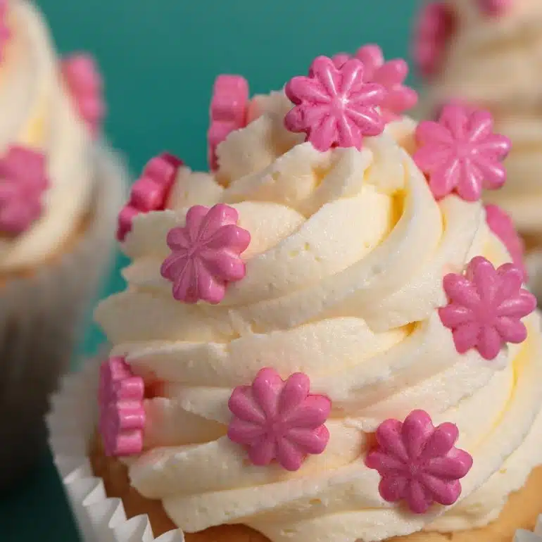 Pme sprinkle charms roze bloemen 25 gram bij cake, bake & love 6 Pme sprinkle charms roze bloemen 25 gram - afbeelding 2