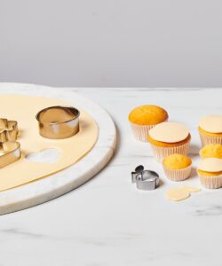 Funcakes ready rolled amandel fondant disc bij cake, bake & love 12 Funcakes ready rolled amandel fondant disc bij cake, bake & love 11