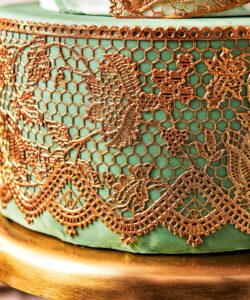 Funcakes cake lace ready to use parel goud 200 g bij cake, bake & love 14 Funcakes cake lace ready to use parel goud 200 g bij cake, bake & love 13