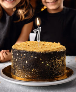 Dekora silver comic birthday candle - 7 bij cake, bake & love 10