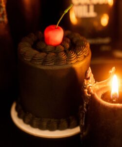 Alternative view of Colour Mill Fondant Decorators Dough Zwart 1kg