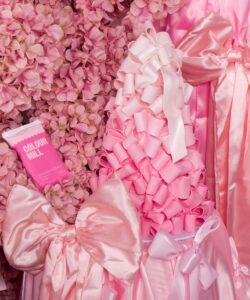 Alternative view of Colour Mill Fondant Decorators Dough Candy Roze 250g