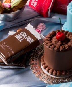 Alternative view of Colour Mill Fondant Decorators Dough Chocolade Bruin 250g