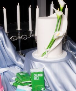 Alternative view of Colour Mill Fondant Decorators Dough Groen 250g