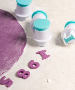 Loyal uitstekers mini cijfers 0–9 set/10 bij cake, bake & love 9 Loyal uitstekers mini cijfers 0–9 set/10 bij cake, bake & love 8