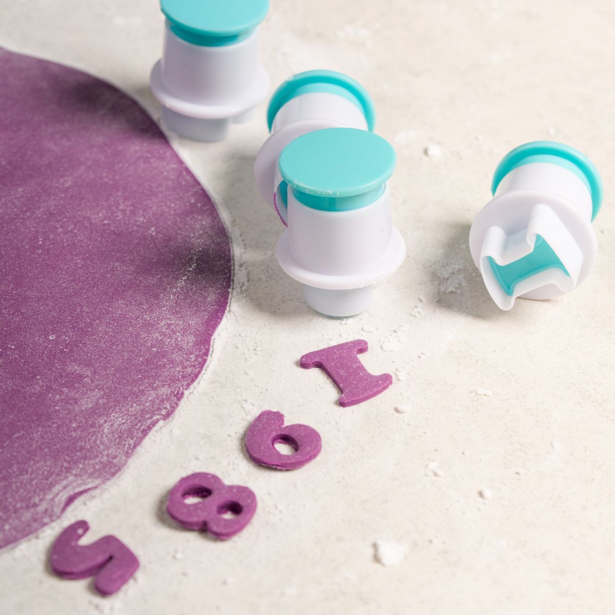 Loyal uitstekers mini cijfers 0–9 set/10 bij cake, bake & love 5 Loyal uitstekers mini cijfers 0–9 set/10 - afbeelding 3