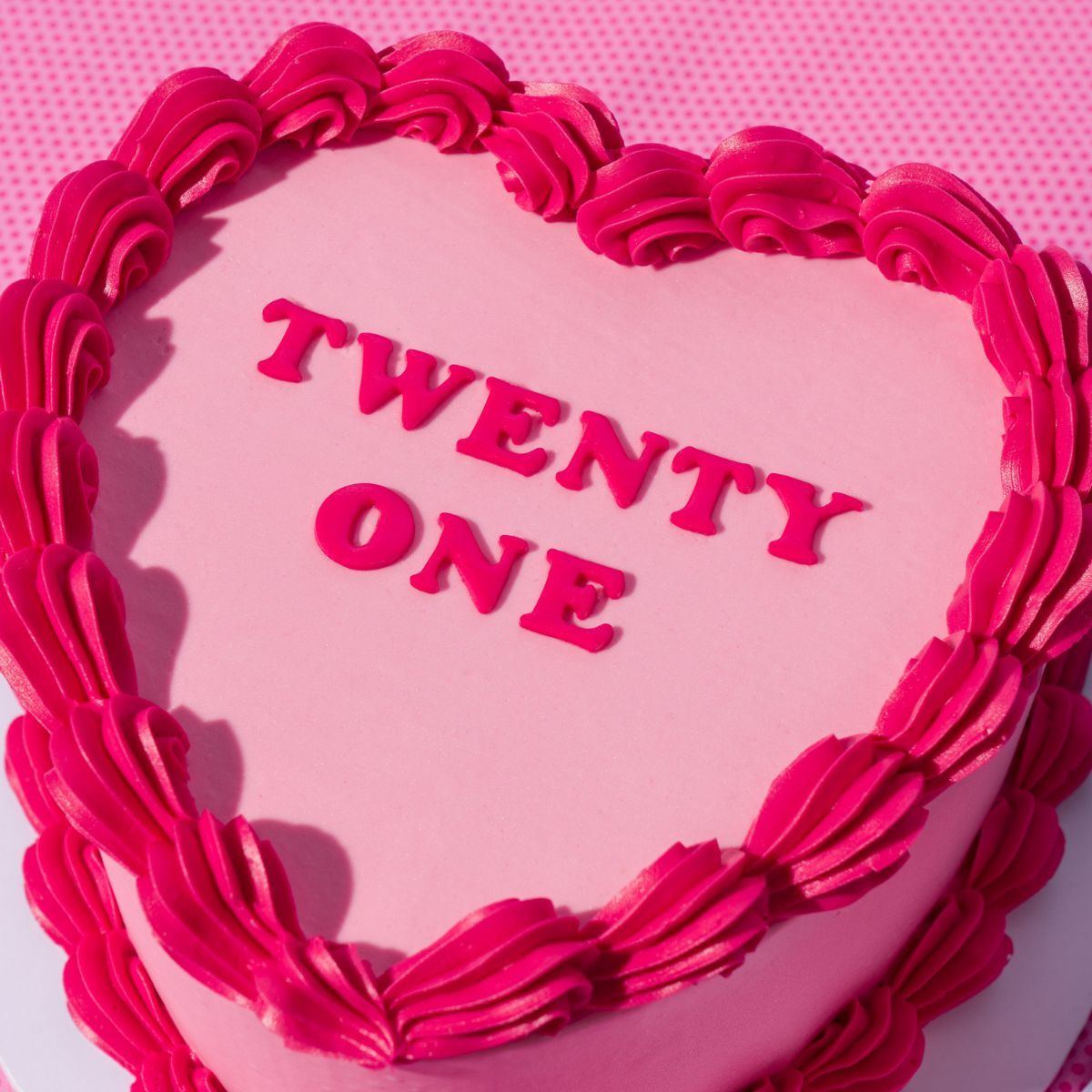 Loyal uitstekers mini alfabet hoofdletters set/26 bij cake, bake & love 6 Loyal uitstekers mini alfabet hoofdletters set/26 - afbeelding 2