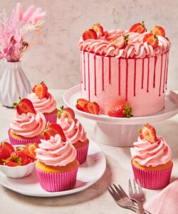 Funcakes mix voor enchanted cream® aardbei 900g bij cake, bake & love 8 Funcakes mix voor enchanted cream® aardbei 900g bij cake, bake & love 7