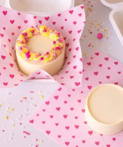 Simply making bento box liner pink hearts 25x25 cm pk/50 bij cake, bake & love 10