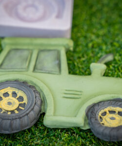 Alternative view of Karen Davies Siliconen Mal – Meadow Tractor